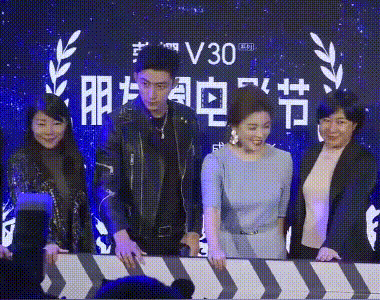李宇春红毯事件_李宇春走完红毯收红毯_李宇春的时尚造型在红毯上引起媒体热议