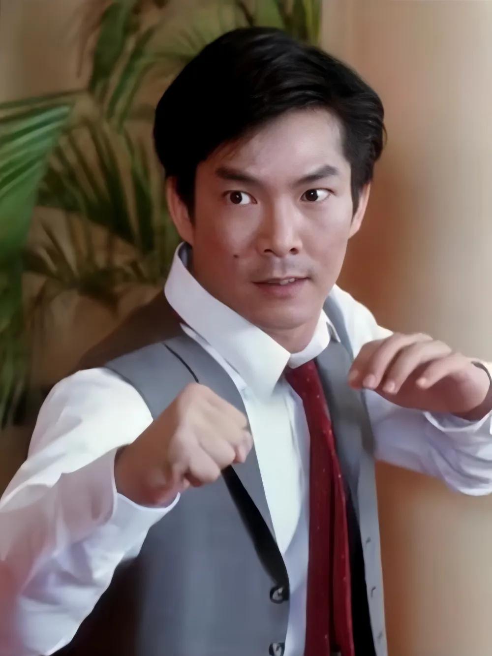洪金宝的经典角色与风格演绎_角色演绎洪金宝风格经典的电影_洪金宝演技
