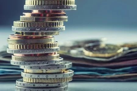 数字货币比特币_Coinbase 是一个数字货币交易和钱包平台，被认为是世界上最大的加密货币交易所之一。该平台被认为是购买、出售和存储比特币、以太坊、莱特币等数字货币最简单、最安全的方式之一。此外，该平台还提供一项名_数字货币比特币区块链