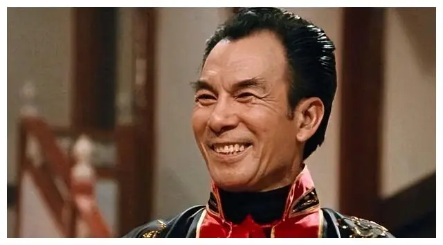 李小龙讲武术_武术家李小龙_李小龙的探索与武术的未来