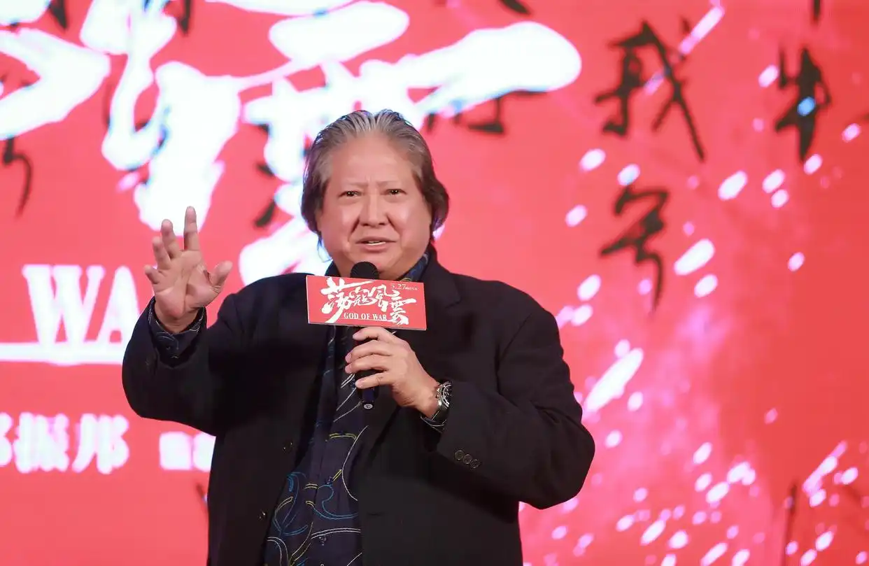 洪金宝与武术界的互动与发展_洪金宝的武术师傅是谁_洪金宝武术指导
