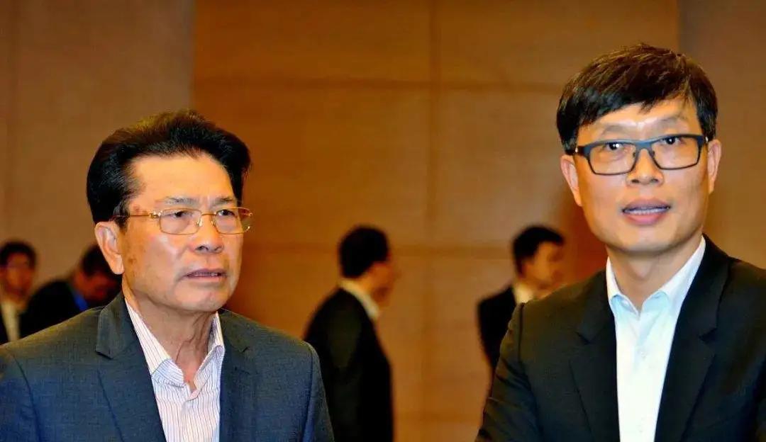 自身职业生涯_职业生涯及个人成长规划范文_何享健的职业生涯与个人成长