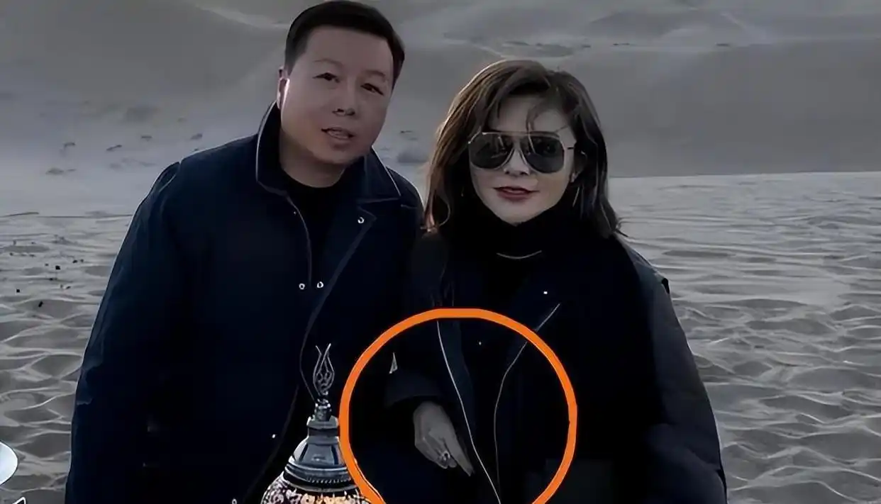 关之琳的经典形象与时尚表现_关之琳时装_关之琳日常穿搭