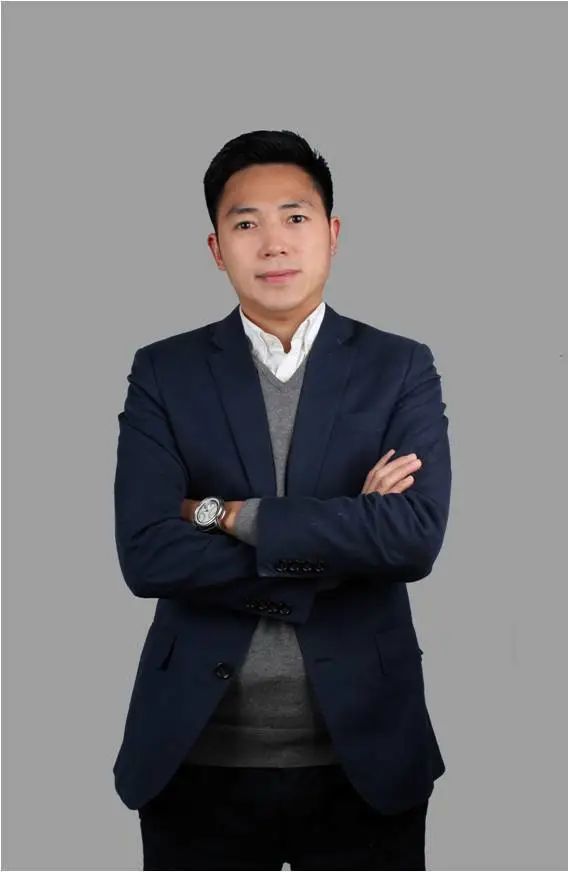 何享健的危机管理与决策思考_危机决策模式_决策危机案例