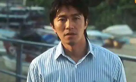 周星驰谈爱情观_周星驰的电影中反映的爱情观_周星驰讲爱情的电影