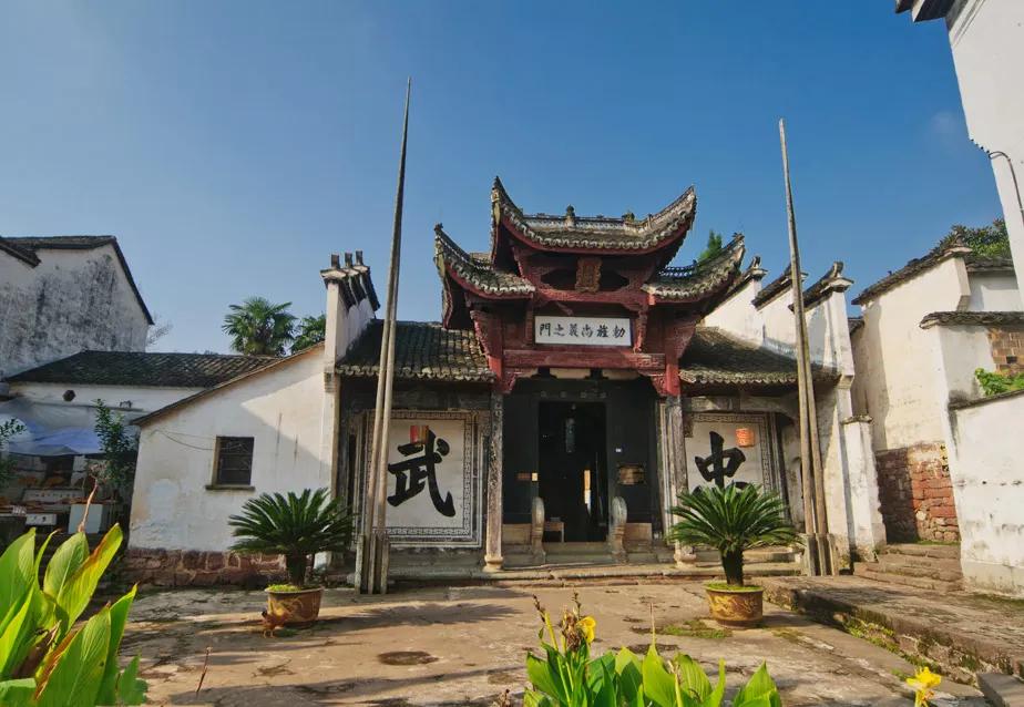 诸葛亮的家风与家族影响_诸葛亮家风家训故事_诸葛亮的家风家教