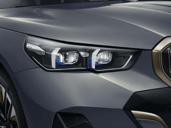 22.创新纯电动BMW i5长轴距版