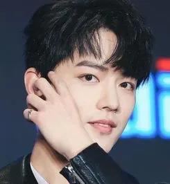 肖战（Xiao Zhan） - 知名于《陈情令》和《斗罗大陆》。_斗陆大陆肖战_斗罗大陆肖战感情戏
