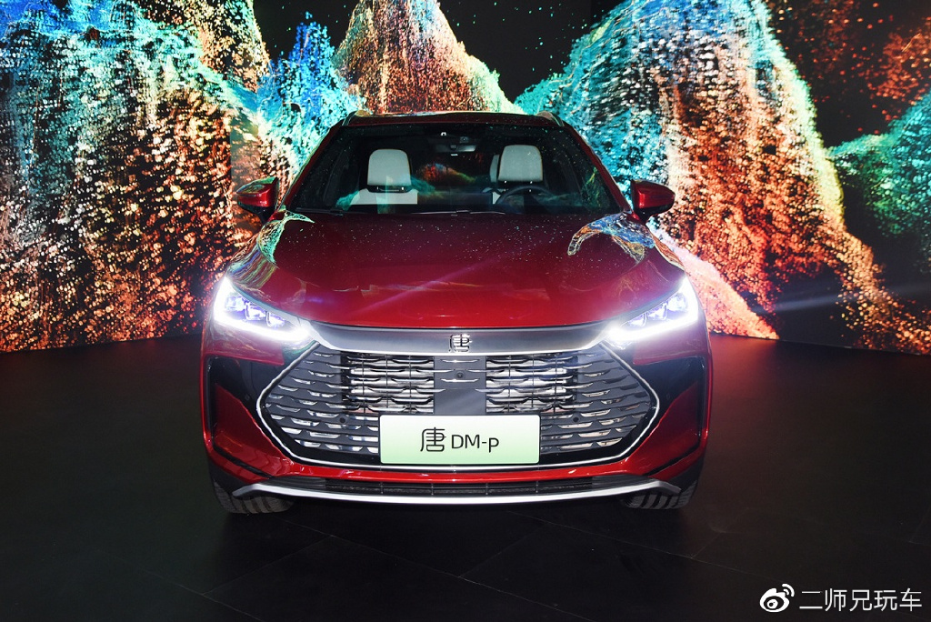 新能源汽车与燃油车：谁才是市场的真正赢家？_燃油新能源_燃油车大势已去