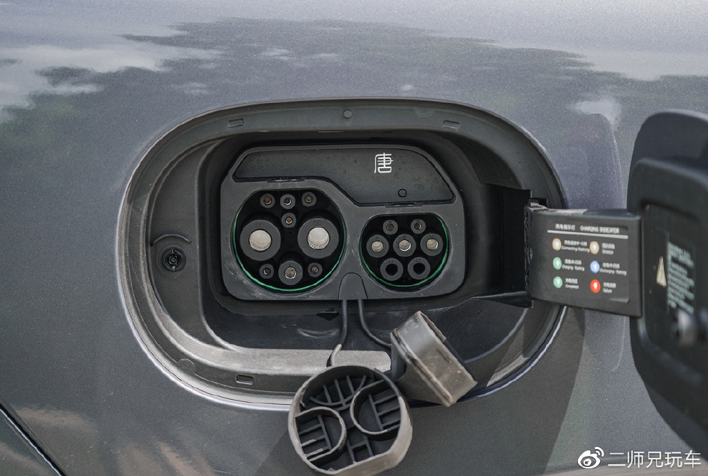 燃油车大势已去_新能源汽车与燃油车：谁才是市场的真正赢家？_燃油新能源
