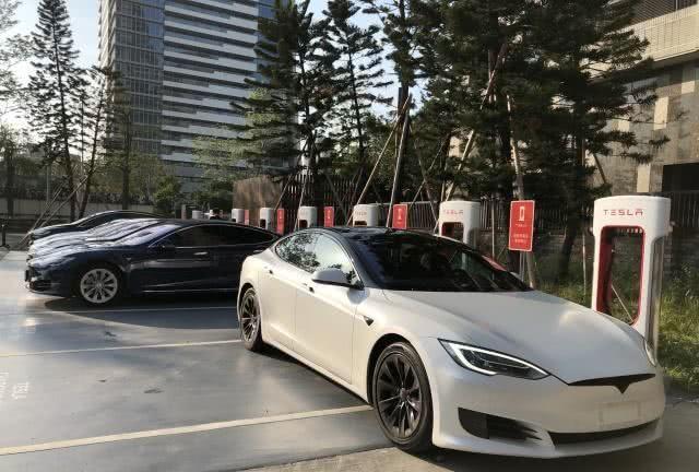 燃油车市场份额_新能源汽车与燃油车：谁才是市场的真正赢家？_燃油车趋势